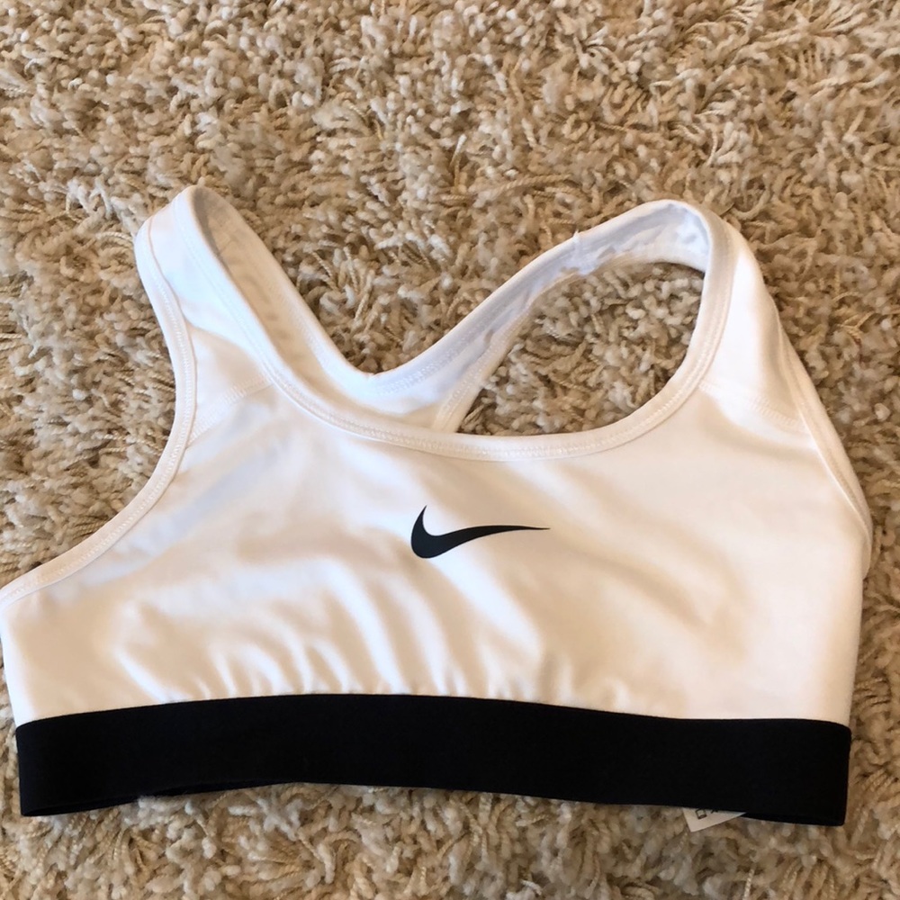 girls white nike sports bra
